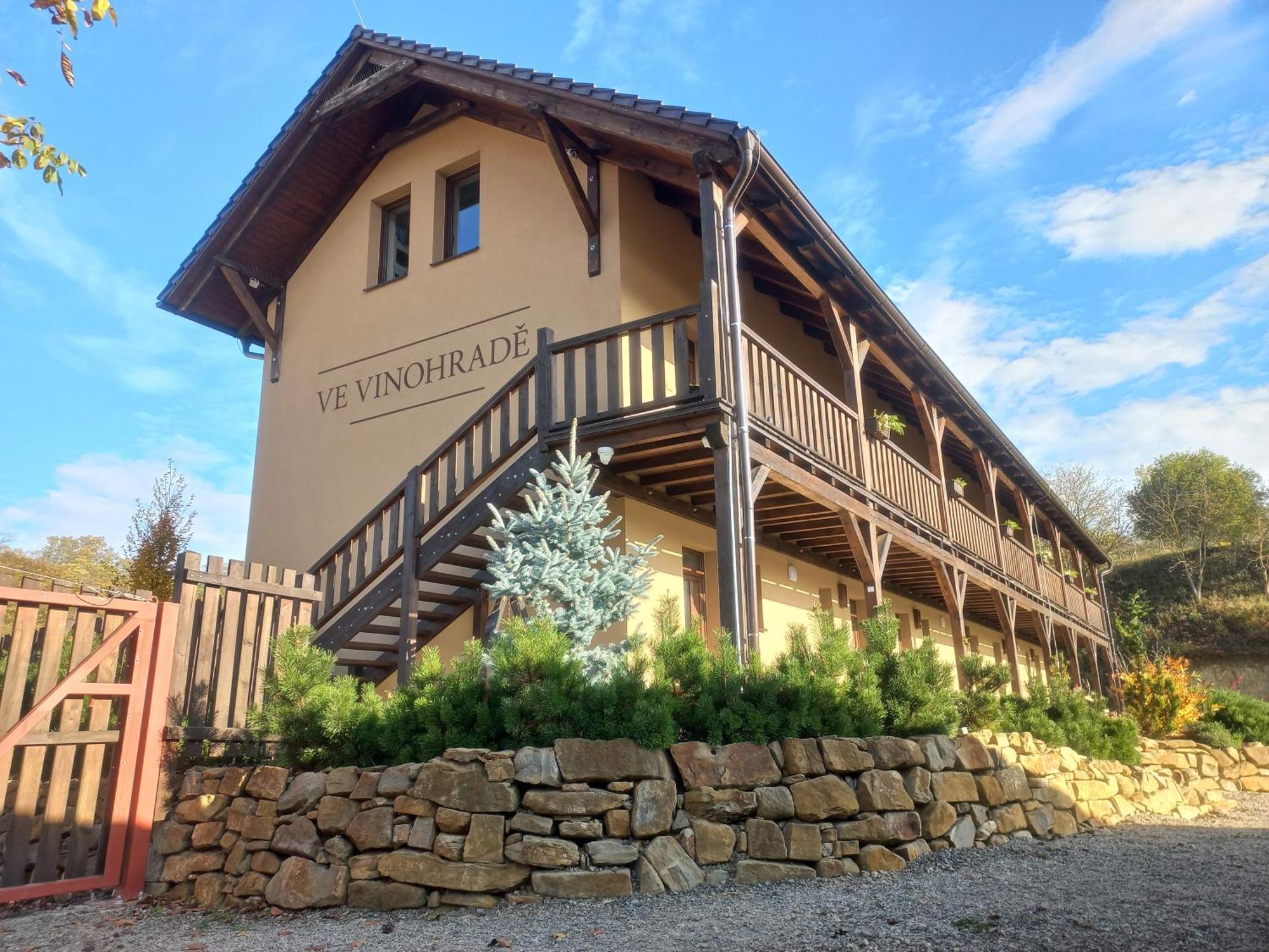 Penzion Ve Vinohrade Němčičky Bagian luar foto