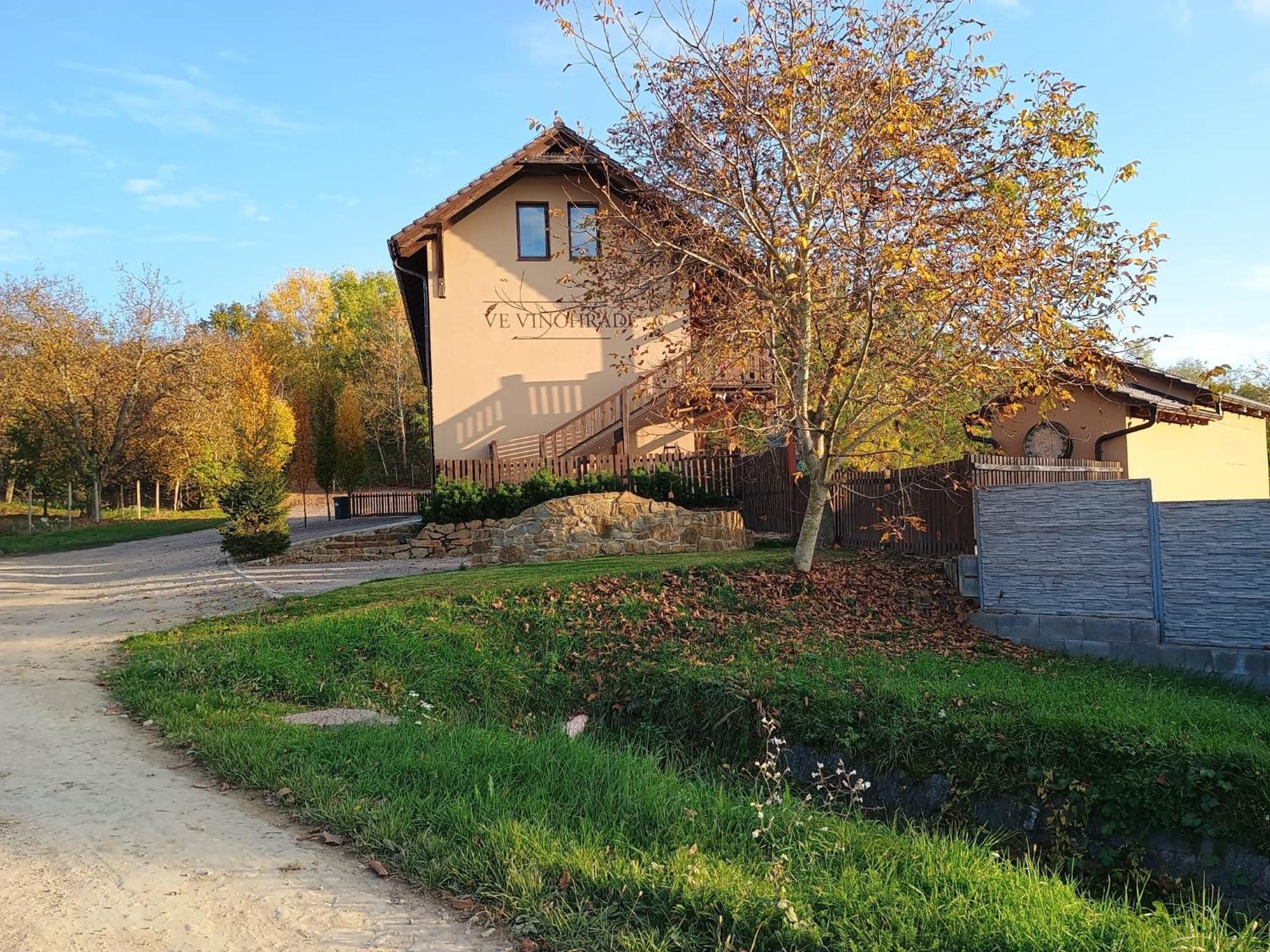 Penzion Ve Vinohrade Němčičky Bagian luar foto